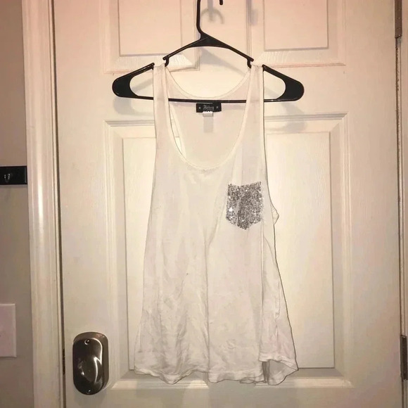 White Tank - Picture 1 of 4